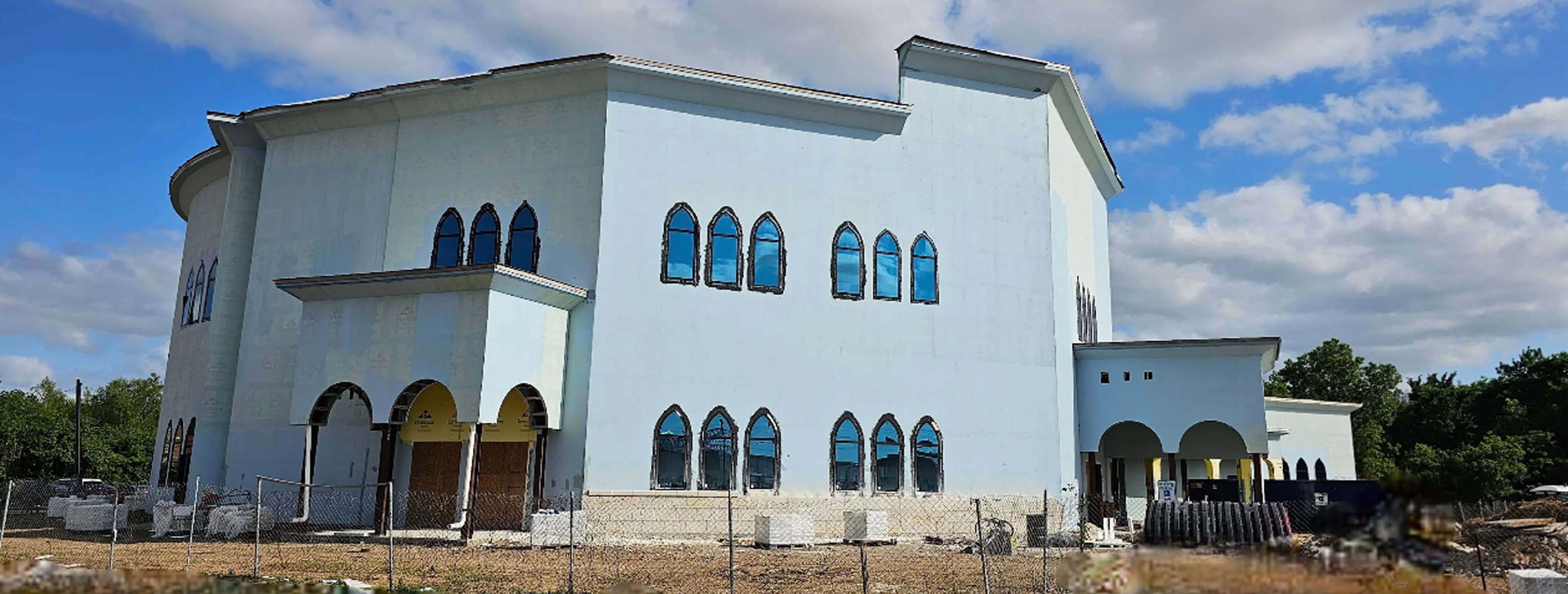 Exterior view of Medical Center Islamic Society Houston building